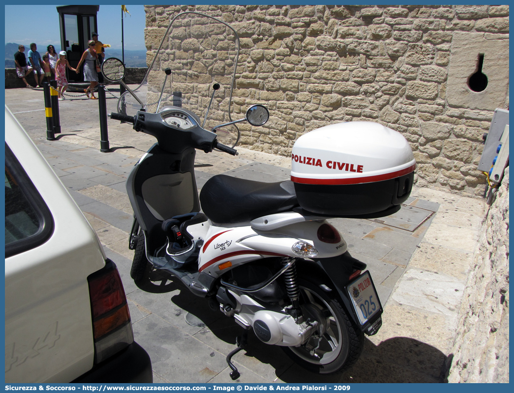 Polizia 025
Repubblica di San Marino
Polizia Civile
Piaggio Liberty 125 II serie
Parole chiave: Repubblica;San Marino;RSM;R.S.M.;Polizia Civile;Piaggio;Liberty;125