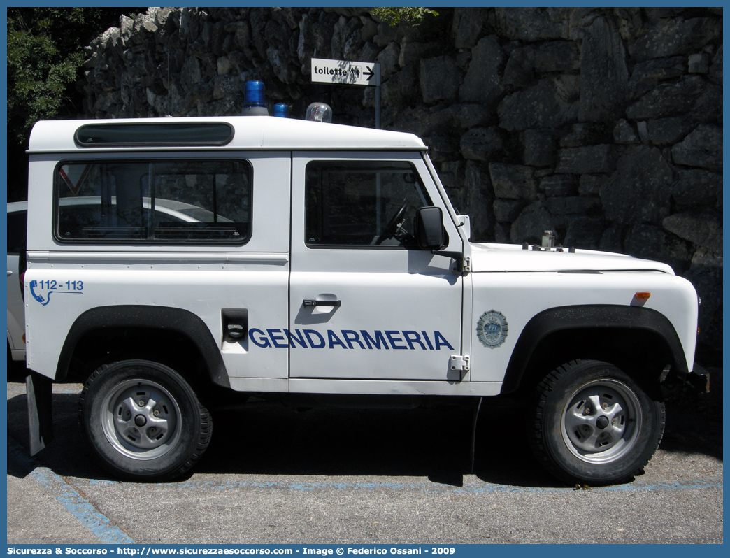 Polizia 056
Repubblica di San Marino
Gendarmeria
Land Rover Defender 90
Parole chiave: Repubblica;San Marino;RSM;R.S.M.;Gendarmeria;Land Rover;Defender;90