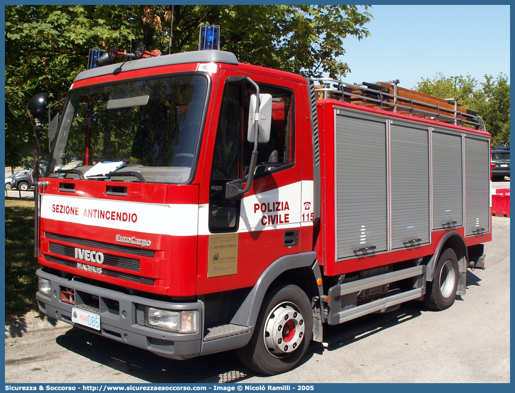 Polizia 085
Repubblica di San Marino
Polizia Civile
Sezione Antincendio
Iveco EuroCargo 85E15 I serie
Parole chiave: Repubblica;San Marino;RSM;R.S.M.;Polizia Civile;Sezione;Antincendio;Iveco;EuroCargo;85E15