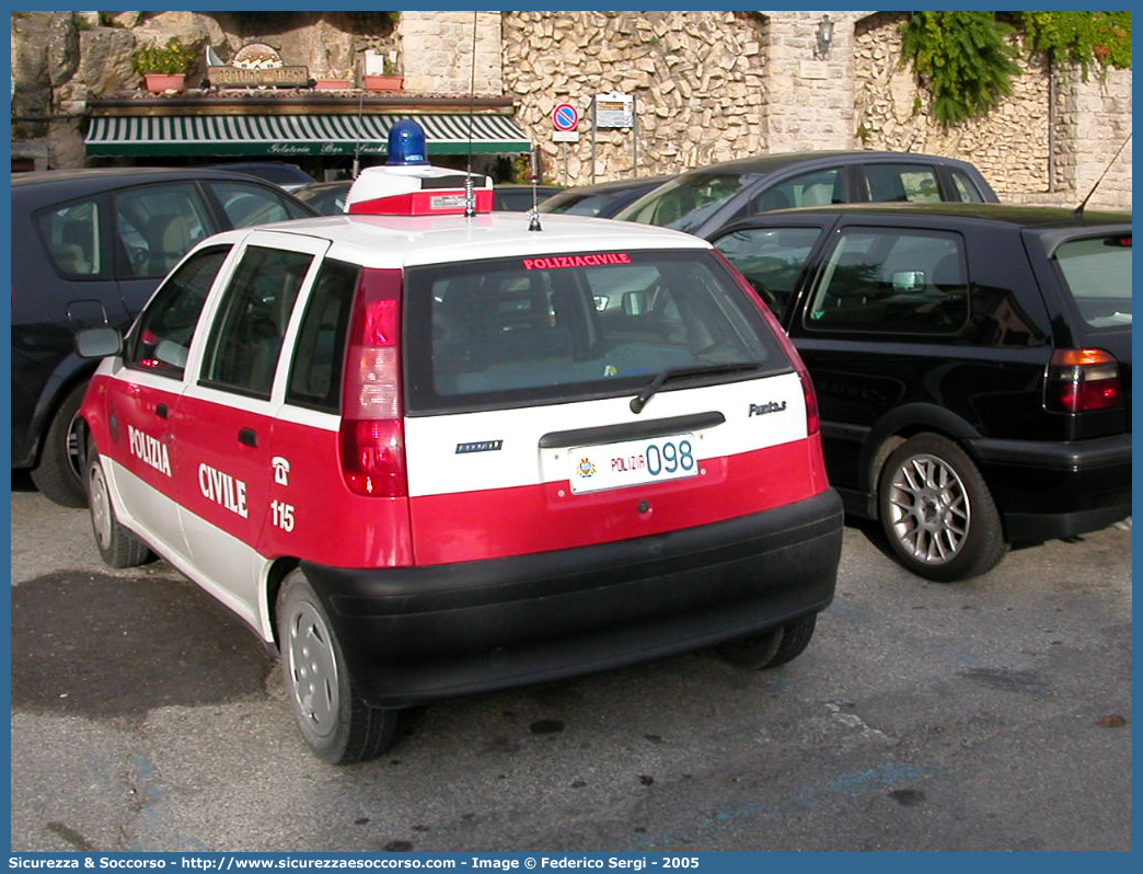 Polizia 098
Repubblica di San Marino
Polizia Civile
Fiat Punto I serie
Parole chiave: Repubblica;San Marino;RSM;R.S.M.;Polizia Civile;Fiat;Punto