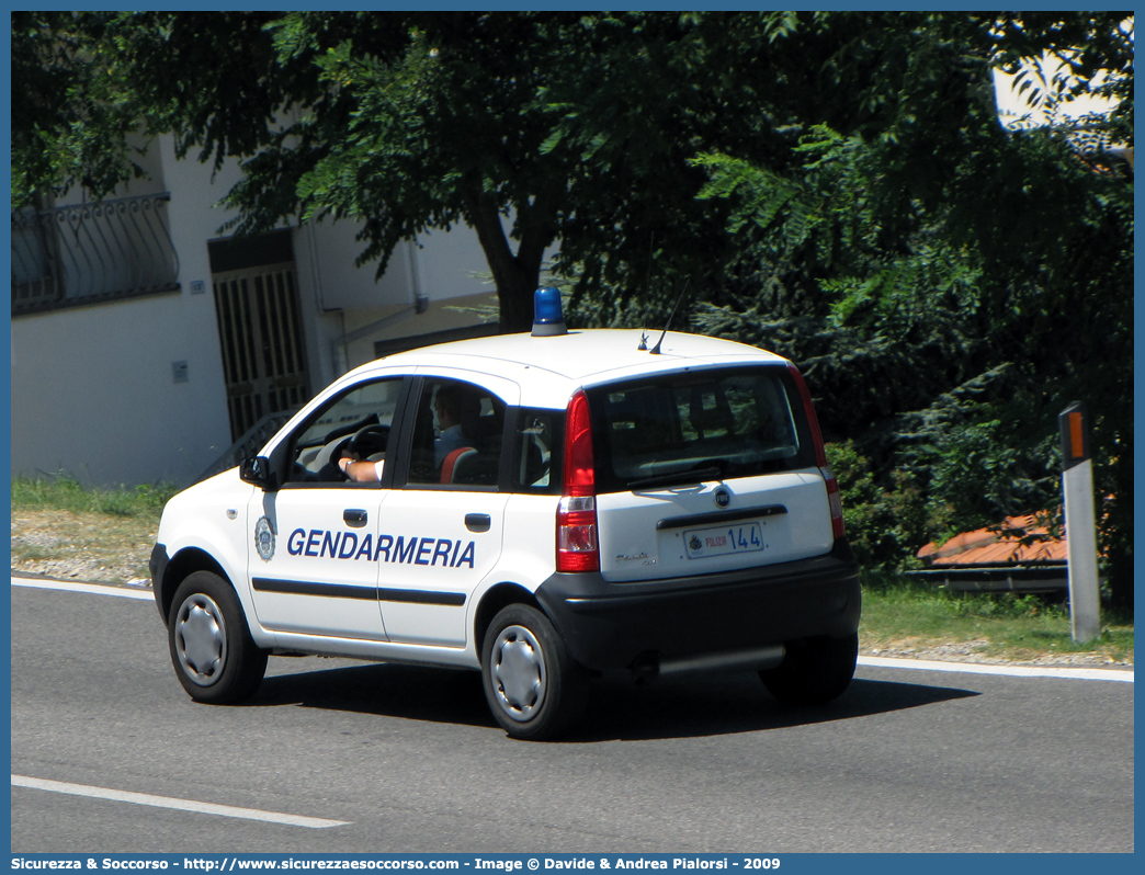 Polizia 144
Repubblica di San Marino
Gendarmeria
Fiat Nuova Panda 4x4 I serie
Parole chiave: Repubblica;San Marino;RSM;R.S.M.;Gendarmeria;Fiat;Nuova;Panda;4x4