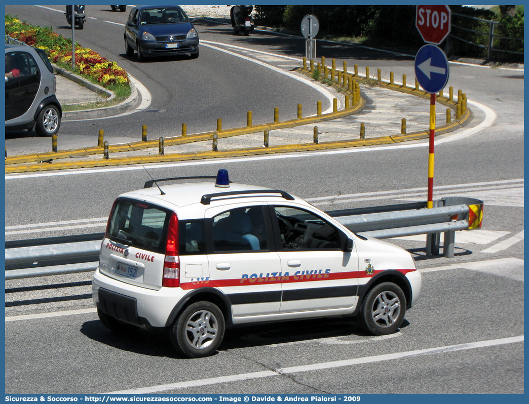 Polizia 152
Repubblica di San Marino
Polizia Civile
Fiat Nuova Panda 4x4 I serie
Parole chiave: Repubblica;San Marino;RSM;R.S.M.;Polizia Civile;Fiat;Nuova Panda;4x4;4 x 4