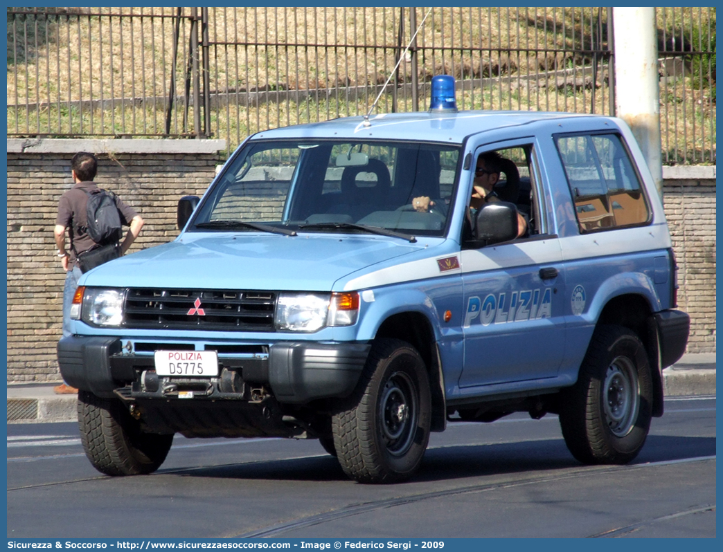 Polizia D5775
Polizia di Stato
Reparto Mobile
Mitsubishi Pajero V20 SWB
(variante)
Parole chiave: PS;P.S.;Polizia;Polizia di Stato;Reparto Mobile;Mitsubishi;Pajero;V20;SWB