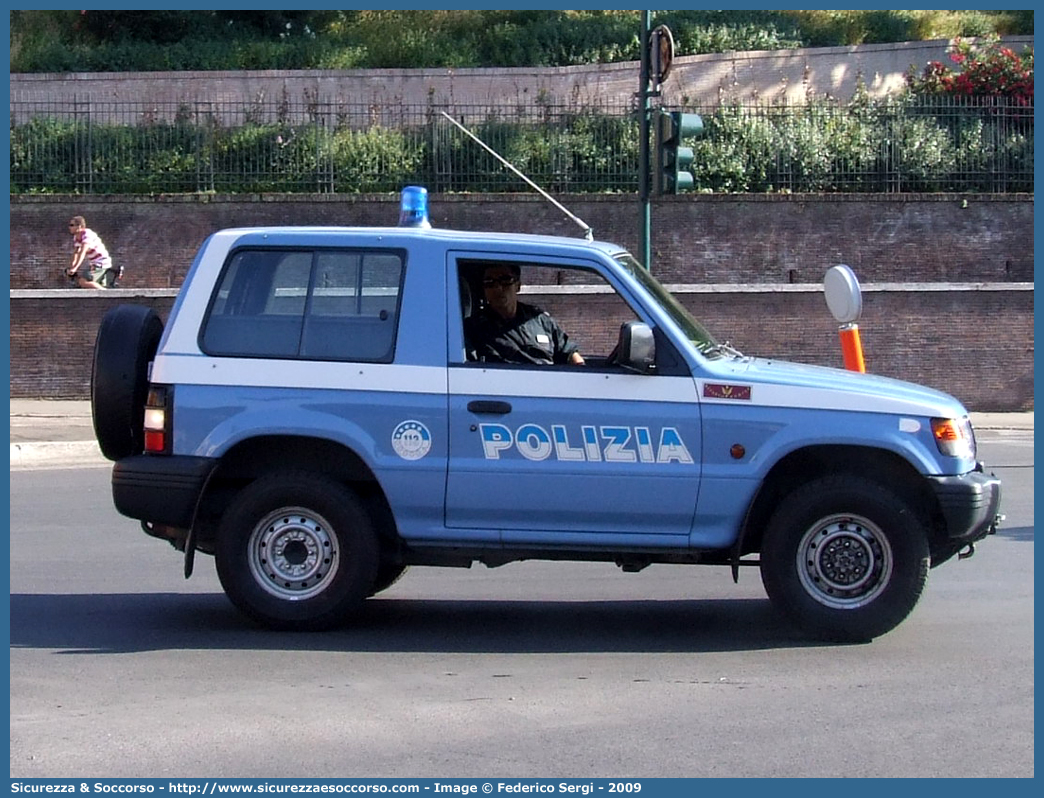 Polizia D5775
Polizia di Stato
Reparto Mobile
Mitsubishi Pajero V20 SWB
(variante)
Parole chiave: PS;P.S.;Polizia;Polizia di Stato;Reparto Mobile;Mitsubishi;Pajero;V20;SWB