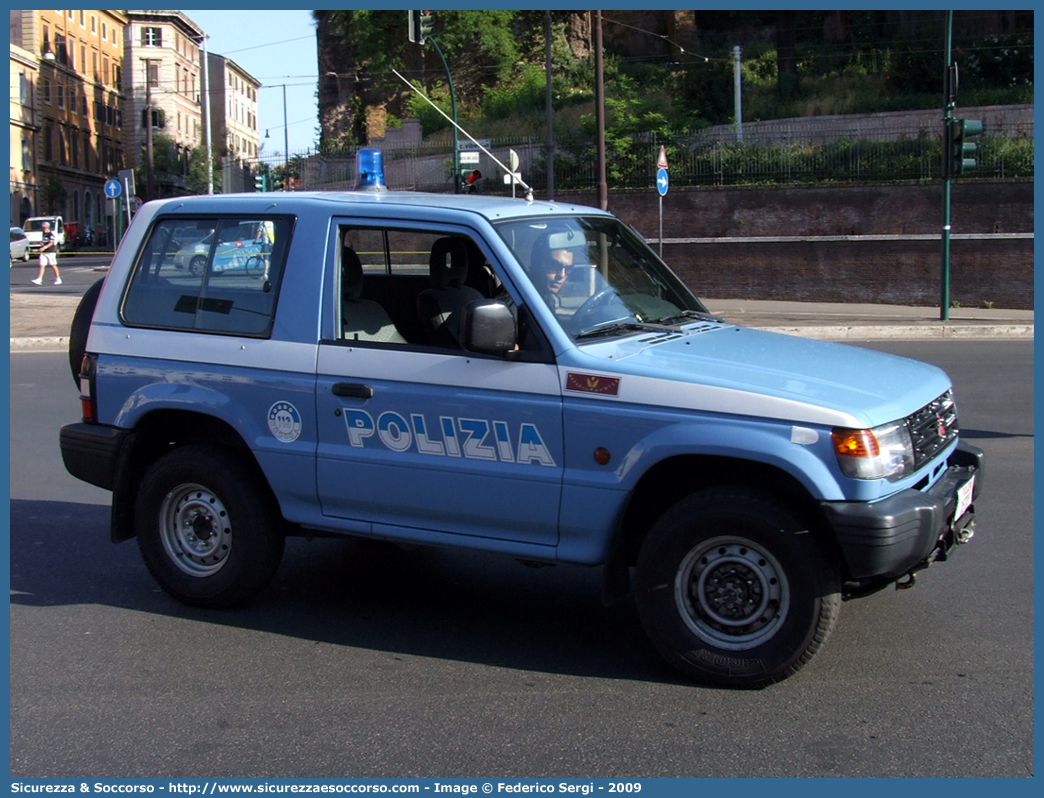 Polizia D5775
Polizia di Stato
Reparto Mobile
Mitsubishi Pajero V20 SWB
(variante)
Parole chiave: PS;P.S.;Polizia;Polizia di Stato;Reparto Mobile;Mitsubishi;Pajero;V20;SWB