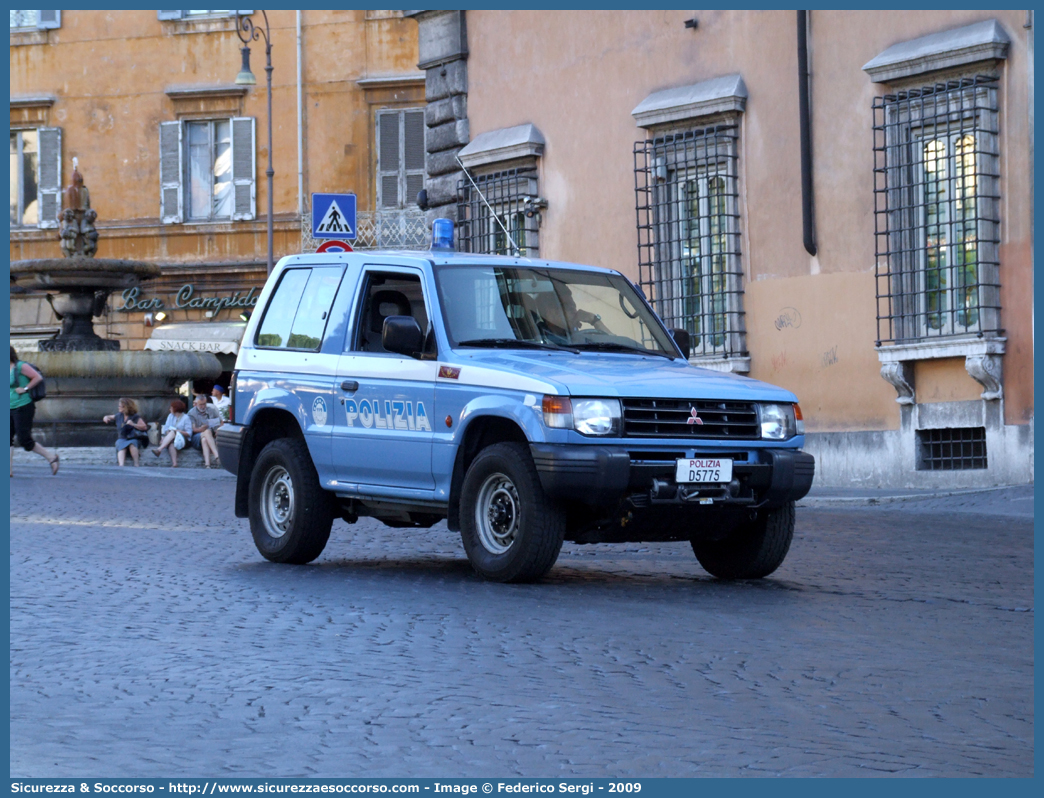 Polizia D5775
Polizia di Stato
Reparto Mobile
Mitsubishi Pajero V20 SWB
(variante)
Parole chiave: PS;P.S.;Polizia;Polizia di Stato;Reparto Mobile;Mitsubishi;Pajero;V20;SWB