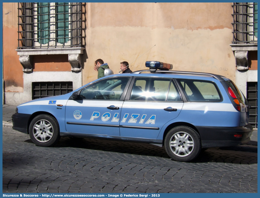 Polizia D6788
Polizia di Stato
Polizia Stradale
Fiat Marea Weekend
Parole chiave: Polizia di Stato;Polizia;PS;Polizia Stradale;Fiat;Marea Weekend