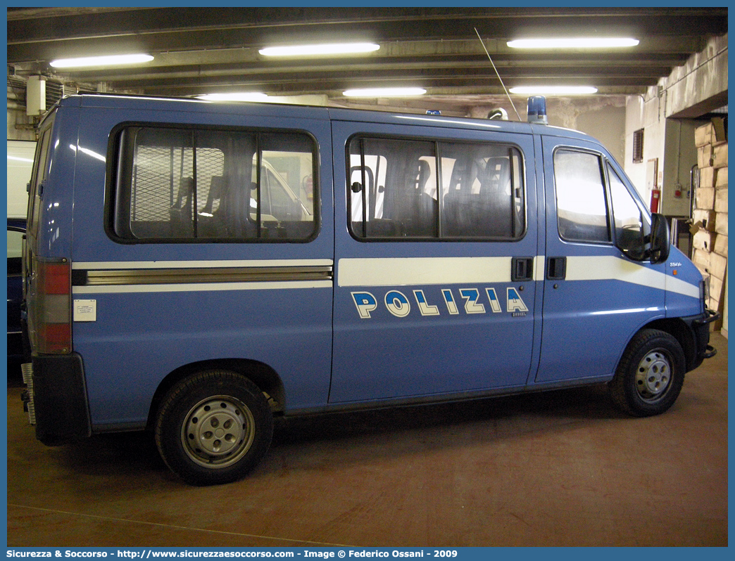 Polizia D8448
Polizia di Stato
Fiat Ducato II serie
Parole chiave: PS;P.S.;Polizia;Stato;Pubblica;Sicurezza;Polizia di Stato;Fiat;Ducato;D8448