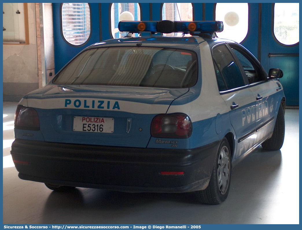 Polizia E5316
Polizia di Stato
Questura di Bolzano
Squadra Volante
Fiat Marea
Parole chiave: PS;P.S.;Polizia;di;Stato;Squadra;Volante;Questura;Bolzano;Fiat;Marea