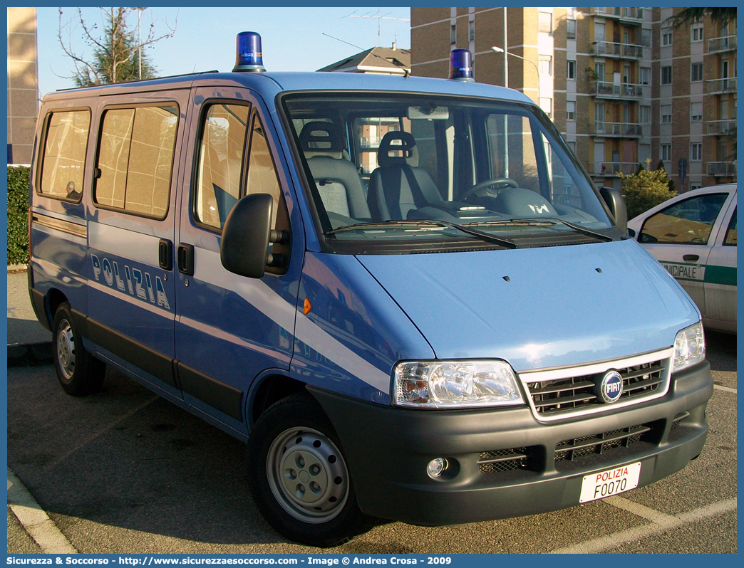 Polizia F0070
Polizia di Stato
Fiat Ducato II serie restyling
Parole chiave: PS;P.S.;Polizia;Stato;Pubblica;Sicurezza;Polizia di Stato;Fiat;Ducato;F0070