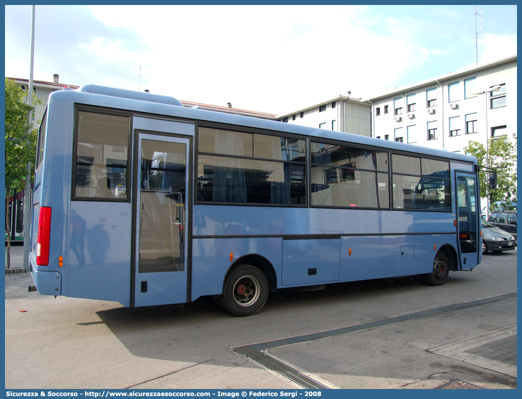 Polizia F0782
Polizia di Stato
Iveco Cacciamali 100e21
Parole chiave: PS;P.S.;Polizia;di;Stato;Pubblica;Sicurezza;Iveco;Cacciamali;100e21;F0782