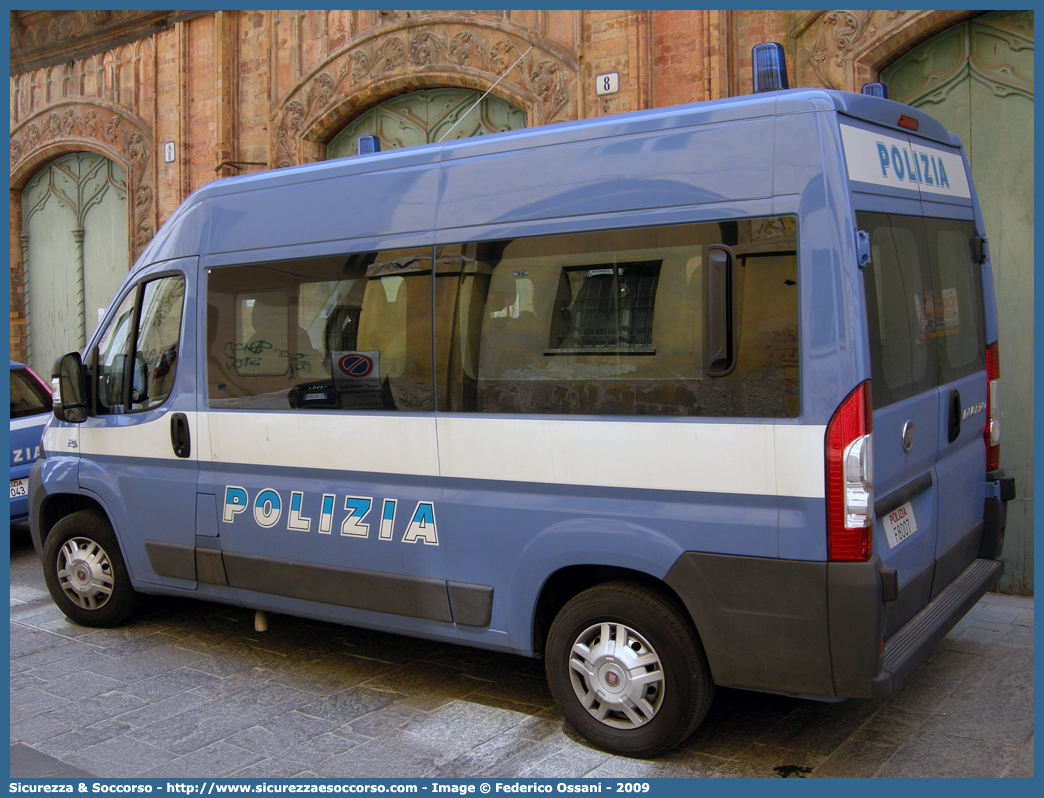 Polizia F8007
Polizia di Stato
Fiat Ducato III serie
Parole chiave: PS;P.S.;Polizia;di;Stato;Pubblica;Sicurezza;Fiat;Ducato;X250