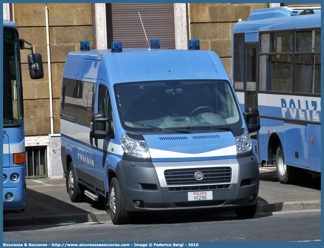 Polizia H1296
Polizia di Stato
Fiat Ducato III serie
Parole chiave: PS;P.S.;Polizia;di;Stato;Pubblica;Sicurezza;Fiat;Ducato;X250