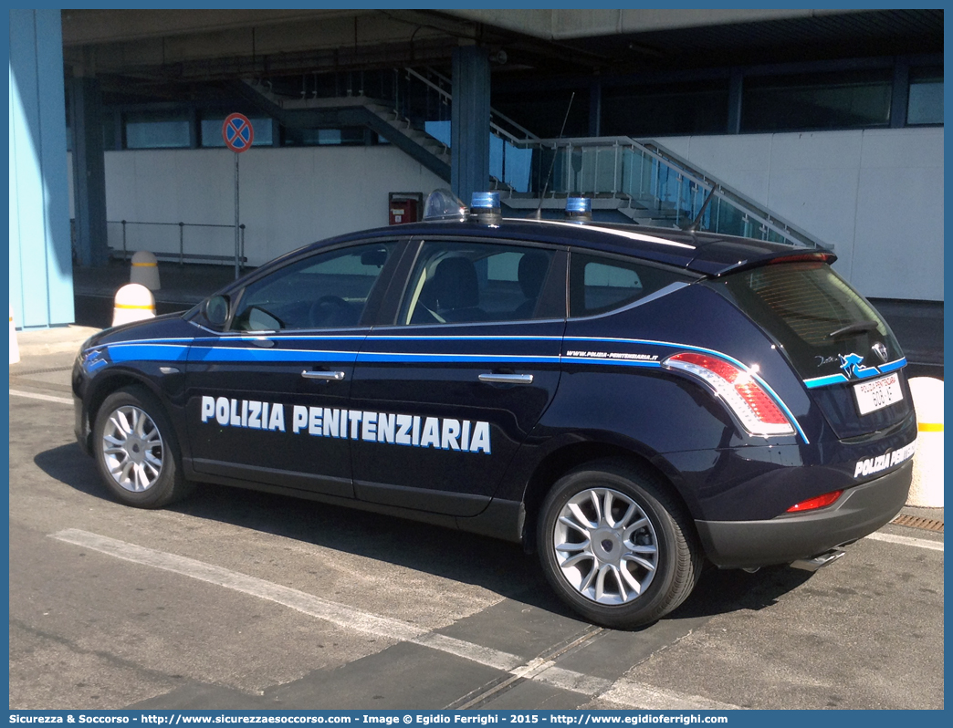 Polizia Penitenziaria 608AF
Polizia Penitenziaria
Nucleo Traduzioni e Piantonamenti
Lancia Nuova Delta
Allestitore Elevox S.r.l.
Parole chiave: PP;P.P.;Pol.Pen;PolPen;Polizia;Penitenziaria;Nucleo;Traduzioni;Piantonamenti;Lancia;Nuova;Delta;Elevox