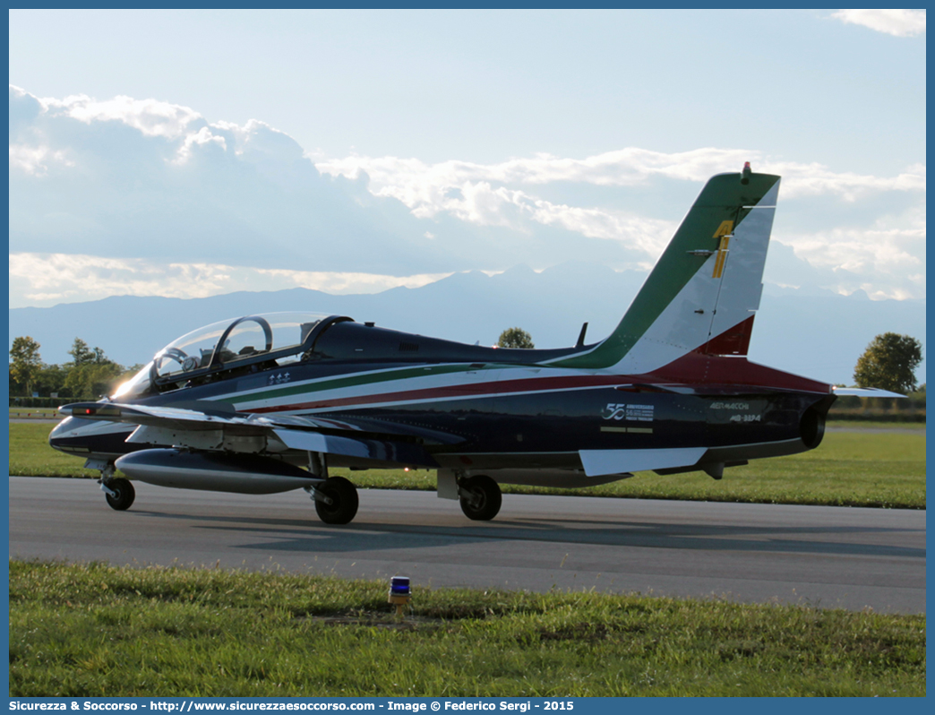 Pony 1
Aeronautica Militare Italiana
Aermacchi MB-339PAN
Livrea speciale 55° anniversario
Parole chiave: AM;A.M.I.;AMI;Aeronautica;Militare;Italiana;MB;339PAN