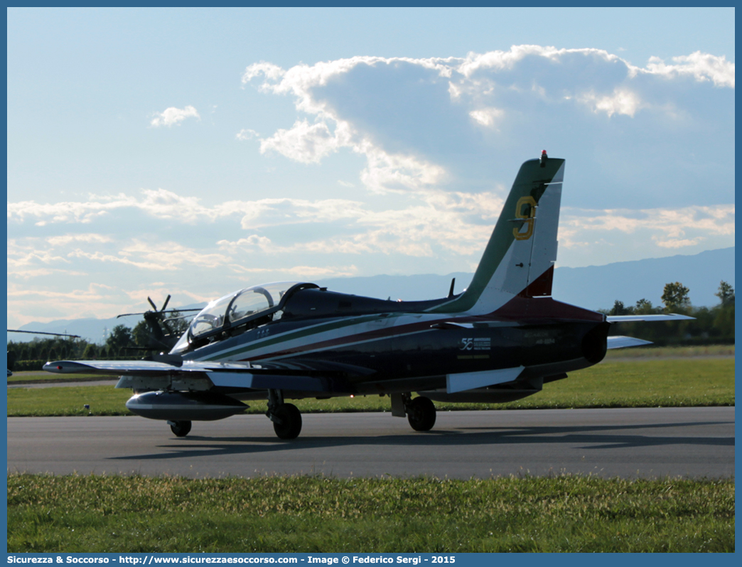 Pony 9
Aeronautica Militare Italiana
Aermacchi MB-339PAN
Livrea speciale 55° anniversario
Parole chiave: AM;A.M.I.;AMI;Aeronautica;Militare;Italiana;MB;339PAN