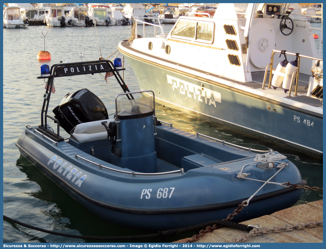 PS 687
Polizia di Stato
Polizia del Mare
Parole chiave: PS;P.S.;Pubblica;Sicurezza;Polizia;di;Stato;del;mare