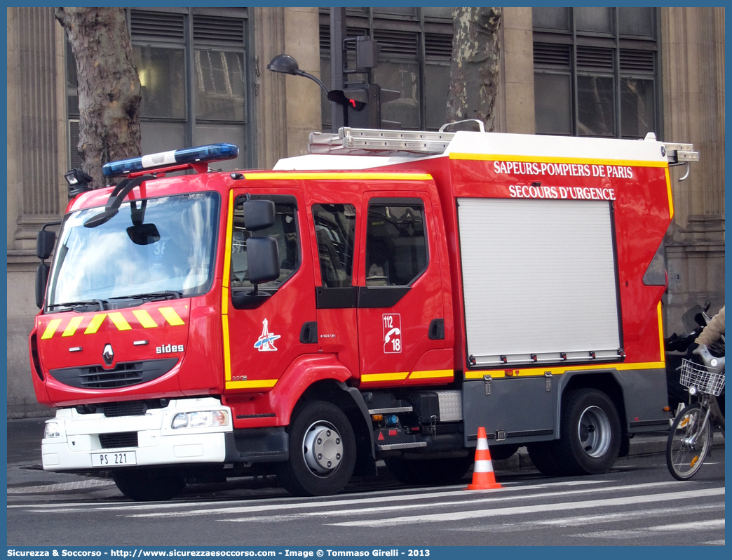 PS 221
République Française
Sapeurs Pompiers de Paris
Premier Secours
Renault Midlum II generation
Conversion by Sides
Parole chiave: République;Française;Sapeurs;Pompiers;Paris;PS;Premier;Secours;Renault;Midlum;Sides