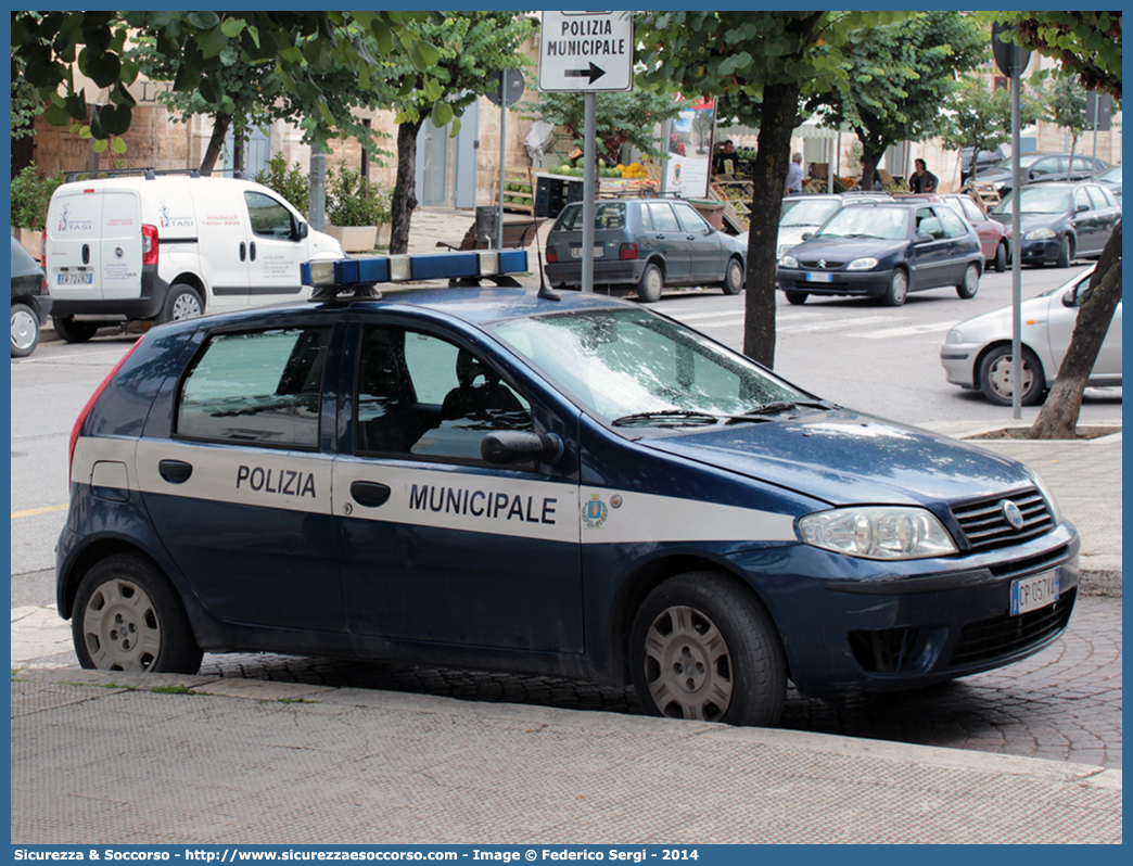 -
Polizia Municipale
Comune di Ruvo di Puglia
Fiat Punto III serie
Parole chiave: Polizia;Locale;Municipale;Ruvo di Puglia;Fiat;Punto