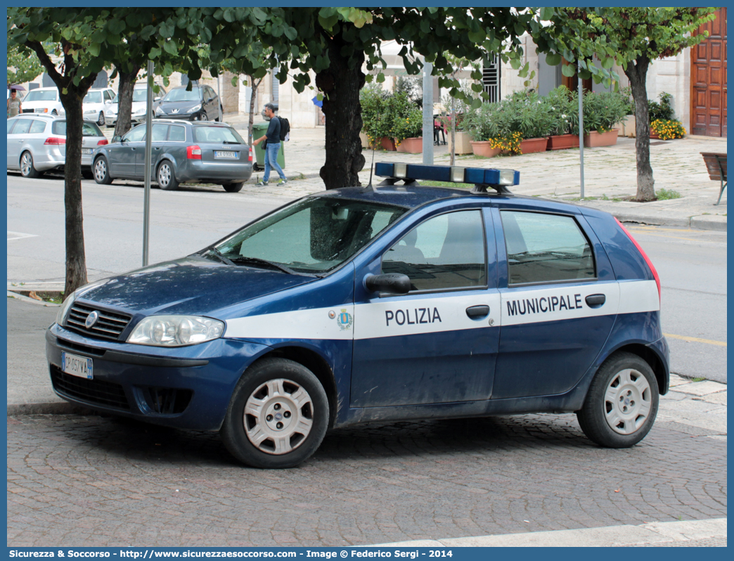 -
Polizia Municipale
Comune di Ruvo di Puglia
Fiat Punto III serie
Parole chiave: Polizia;Locale;Municipale;Ruvo di Puglia;Fiat;Punto