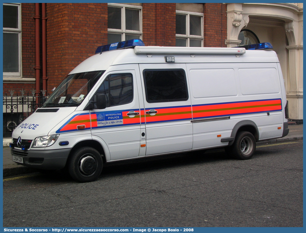 -
United Kingdom of Great Britain and Northern Ireland
Metropolitan Police
Mercedes Benz Sprinter I generation
Parole chiave: UK;United;Kingdom;Great;Britain;Northern;Ireland;Metropolitan;Police;Mercedes;Benz;Sprinter