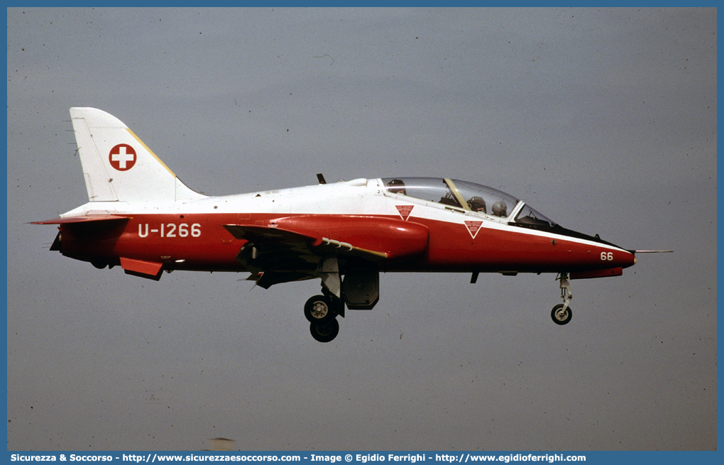 U-I266
Confederazione Svizzera
Forze Aeree Svizzere
BAE Hawk T1
Parole chiave: Confederazione;Svizzera;Forze;Aeree;Schweizerische;Eidgenossenschaft;Confédération;Suisse;Confederaziun;Svizra;Flugwaffe;Forces;Aériennes;Suisses;Aviatica;Militara;BAE;Hawk;T1