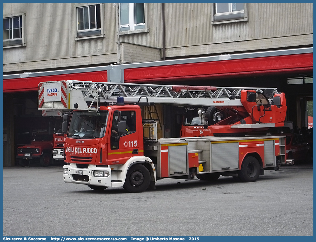 VF 22936
Corpo Nazionale Vigili del Fuoco
Iveco 150E28 EuroFire II serie
Allestitore Magirus
Parole chiave: VVF;V.V.F.;Corpo;Nazionale;Vigili;del;Fuoco;AutoScala;AS;Iveco;150E28;EuroFire;Magirus