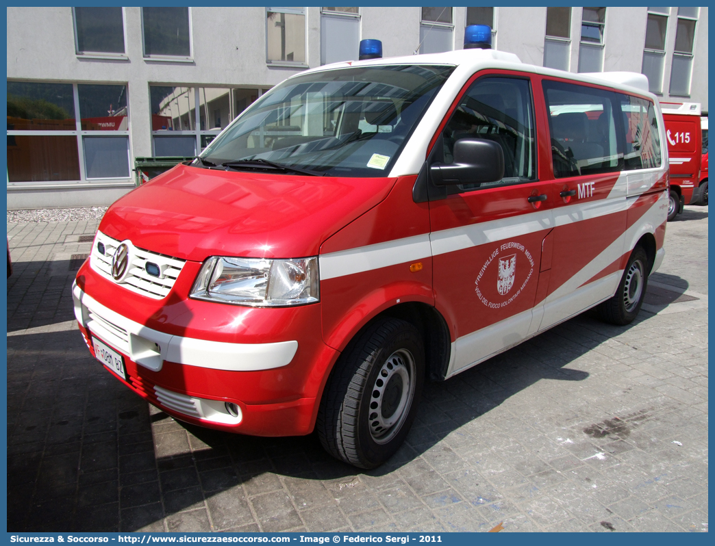 VF 08M BZ
Vigili del Fuoco Volontari Merano
Freiwillige Feuerwehr Meran
Volkswagen Transporter T5
Parole chiave: VF;VFV;V.F.;V.F.V.;Vigili;Fuoco;Volontari;Freiwillige;Feuerwehr;Merano;Meran;Volkswagen;Transporter;T5