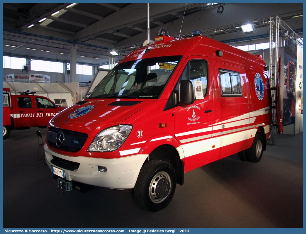 VF 0J1TN
Corpo Permanente dei Vigili del Fuoco Trento
Nucleo Sommozzatori
Mercedes-Benz Sprinter 4x4 II serie
Parole chiave: VF;V.F.;Vigili del Fuoco;Vigili;Fuoco;Corpo;Permanente;Trento;Nucleo;Sommozzatori;Mercedes;Benz;Sprinter;4x4