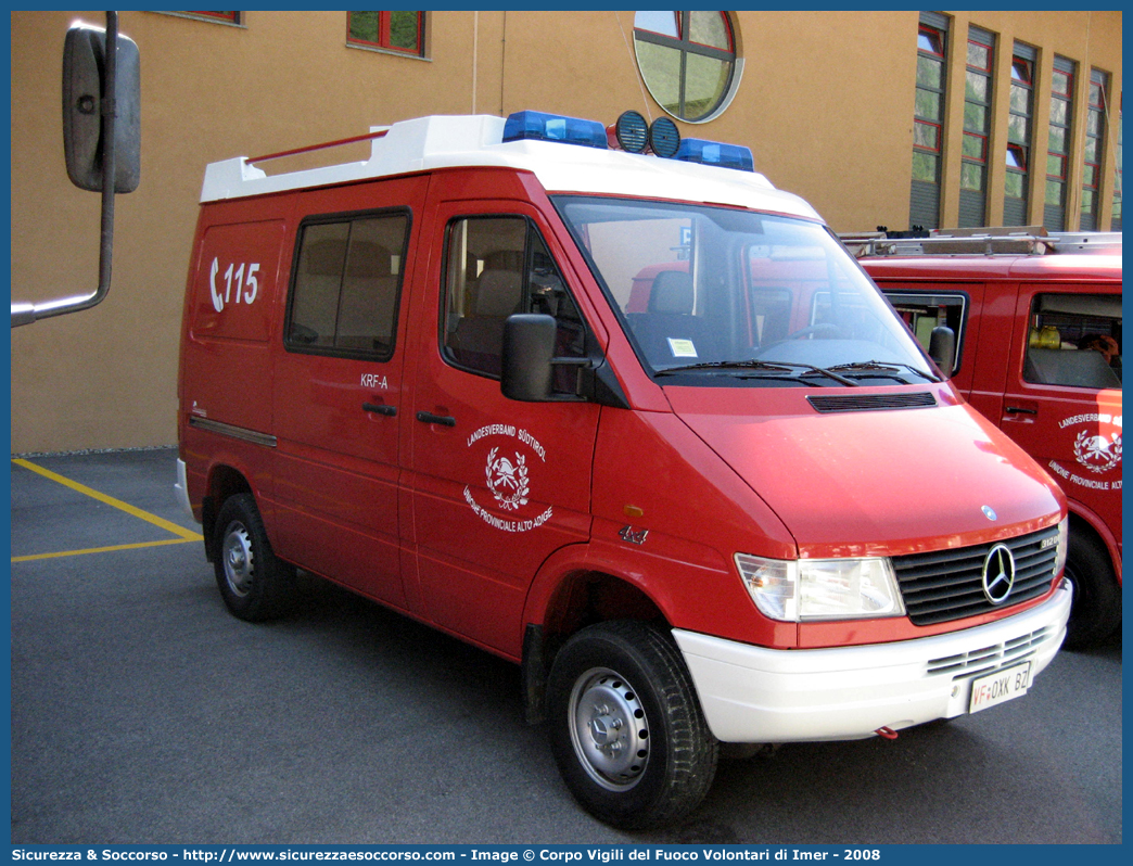 VF 0KX BZ
Unione Provinciale Alto Adige
Mercedes-Benz Sprinter 312 4x4 I serie
Parole chiave: VFV;V.F.V.;VF;V.F.;Unione;Provinciale;Corpi;Vigili;Fuoco;Volontari;Alto;Adige;Mercedes;Benz;Sprinter;312;4x4