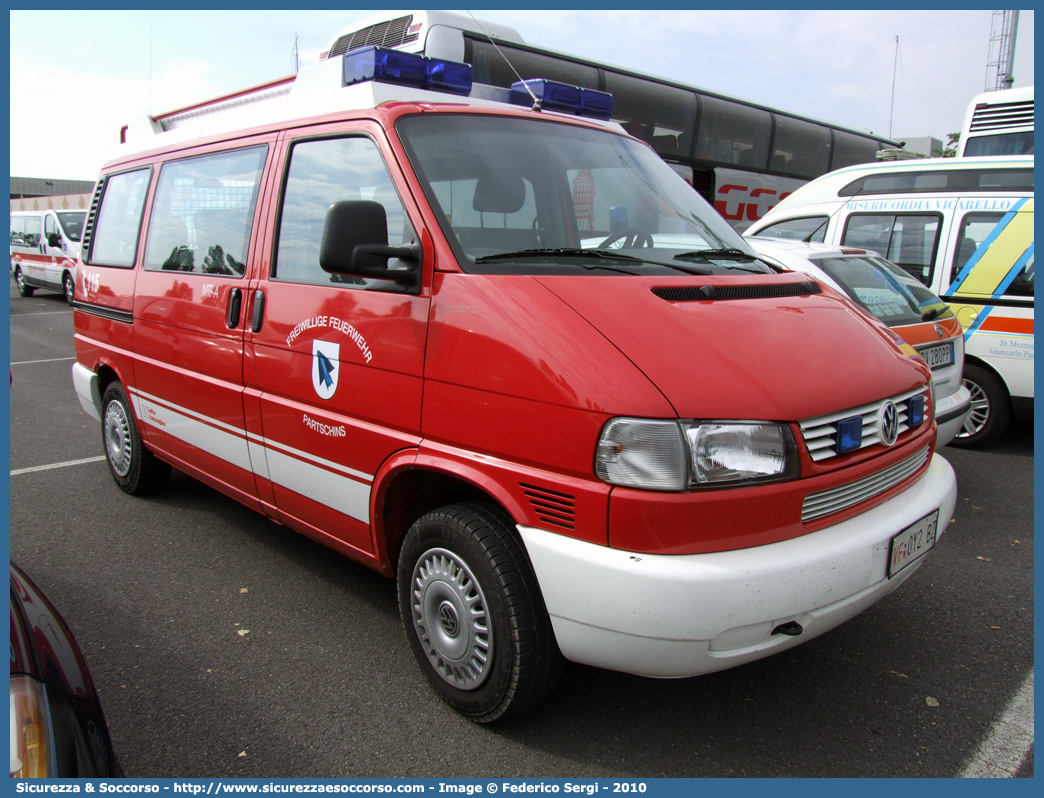 VF 0Y2 BZ
Vigili del Fuoco Volontari Parcines
Freiwillige Feuerwehr Partschins
Volkswagen Transporter T4 restyling
Parole chiave: VF;VFV;V.F.;V.F.V.;Vigili;Fuoco;Volontari;Freiwillige;Feuerwehr;Parcines;Partschins;Volkswagen;Transporter;T4