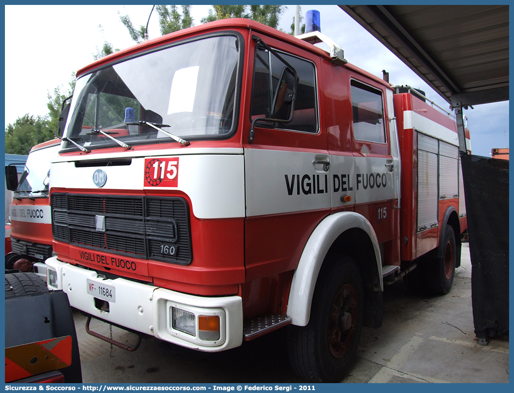 VF 11684
Corpo Nazionale Vigili del Fuoco
Iveco/OM 160
Allestitore Baribbi S.p.A.
Parole chiave: VVF;V.V.F.;Corpo;Nazionale;Vigili;del;Fuoco;AutoPompaSerbatoio;APS;A.P.S.;Iveco;OM;160;Baribbi