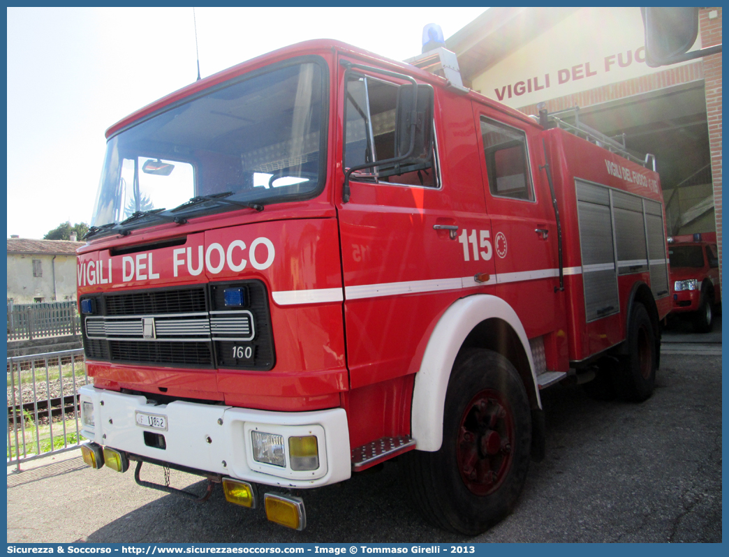 VF 11852
Corpo Nazionale Vigili del Fuoco
Iveco/OM 160
Allestitore Baribbi S.p.A.
Parole chiave: VVF;V.V.F.;Corpo;Nazionale;Vigili;del;Fuoco;AutoPompaSerbatoio;APS;A.P.S.;Iveco;OM;160;Baribbi