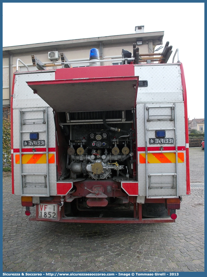 VF 11852
Corpo Nazionale Vigili del Fuoco
Iveco/OM 160
Allestitore Baribbi S.p.A.
Parole chiave: VVF;V.V.F.;Corpo;Nazionale;Vigili;del;Fuoco;AutoPompaSerbatoio;APS;A.P.S.;Iveco;OM;160;Baribbi