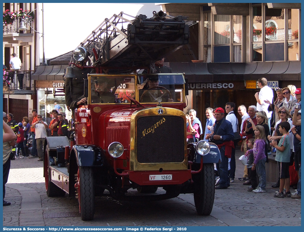 VF 1260
Corpo Nazionale Vigili del Fuoco
Magirus Drehleiter
Allestitore Società Anonima Bergomi
Parole chiave: VVF;V.V.F.;Corpo;Nazionale;Vigili;del;Fuoco;AutoScala;AS;Magirus;Drehleiter;Bergomi