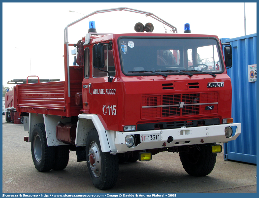 VF 13311
Corpo Nazionale Vigili del Fuoco
Iveco 90PC
(variante)
Parole chiave: VVF;V.V.F.;Corpo;Nazionale;Vigili;del;Fuoco;Iveco;90PC