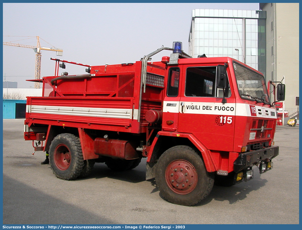 VF 13334
Corpo Nazionale Vigili del Fuoco
Iveco 90PC
Parole chiave: VVF;V.V.F.;Corpo;Nazionale;Vigili;del;Fuoco;Iveco;90PC