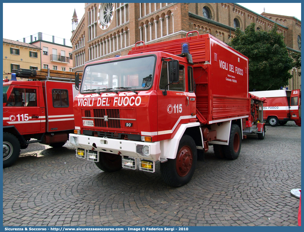 VF 13334
Corpo Nazionale Vigili del Fuoco
Iveco 90PC
Parole chiave: VVF;V.V.F.;Corpo;Nazionale;Vigili;del;Fuoco;Iveco;90PC