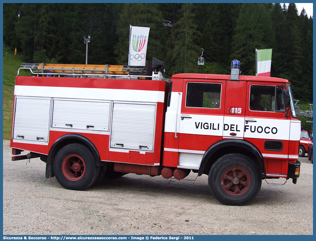 VF 13491
Corpo Nazionale Vigili del Fuoco
Iveco/OM 160
Allestitore Baribbi S.p.A.
Parole chiave: VVF;V.V.F.;Corpo;Nazionale;Vigili;del;Fuoco;AutoPompaSerbatoio;APS;A.P.S.;Iveco;OM;160;Baribbi