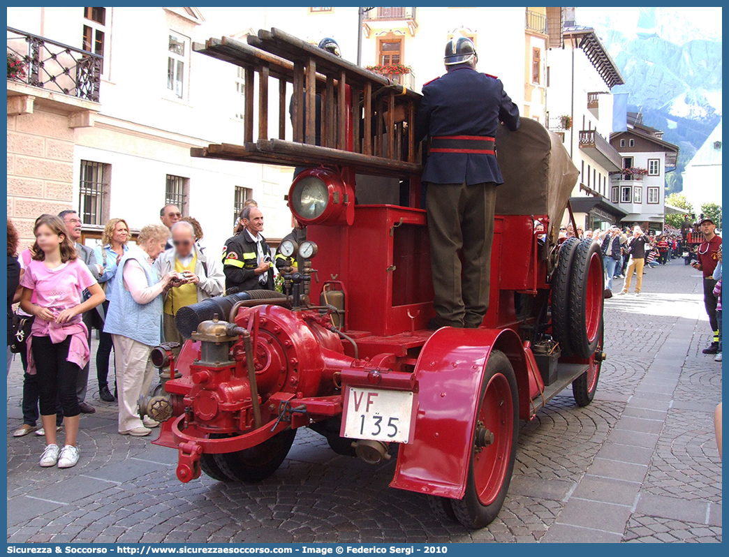 VF 135
Corpo Nazionale Vigili del Fuoco
Fiat 15 Ter
Allestitore Gerlach
Parole chiave: VVF;V.V.F.;Corpo;Nazionale;Vigili;del;Fuoco;AutoPompaSerbatoio;APS;AutoPompa;Fiat;15;Ter;Gerlach