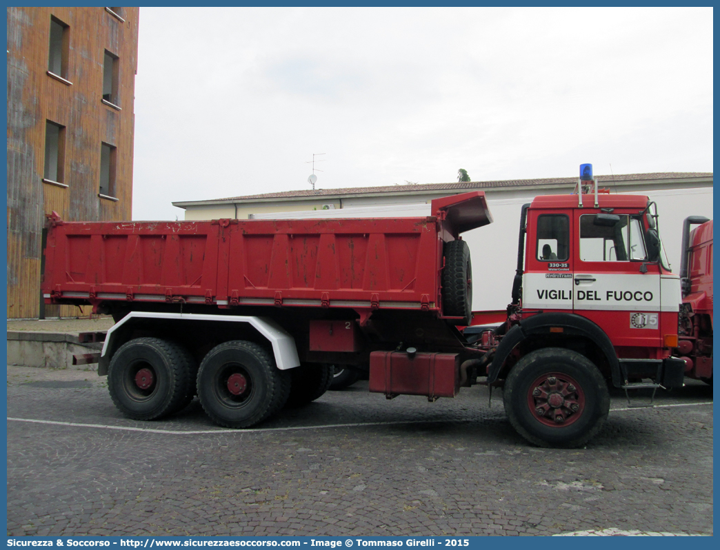 VF 14455
Corpo Nazionale Vigili del Fuoco
Iveco 330-35
Parole chiave: VF;V.F.;VVF;V.V.F.;Corpo;Nazionale;Vigili;del;Fuoco;Iveco;330-35;330;35