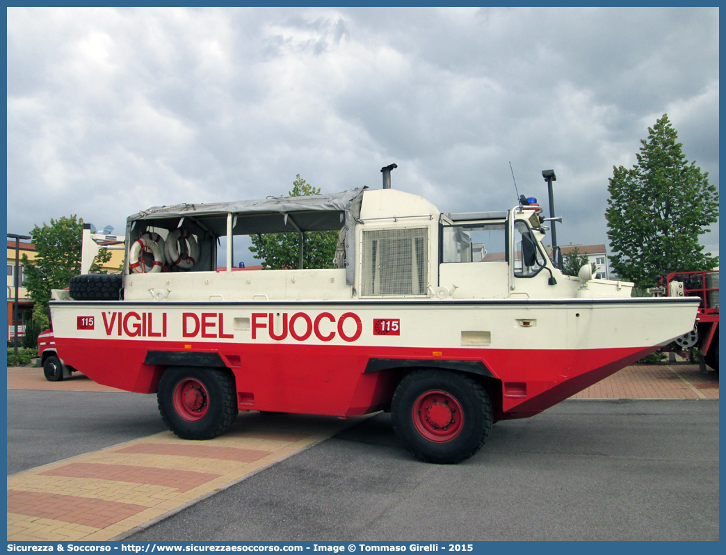 VF 14517
Corpo Nazionale Vigili del Fuoco
Veicoli per Interventi in Ambiente Ostile
Iveco 6640 G
Parole chiave: VVF;V.V.F.;Corpo;Nazionale;Vigili;del;Fuoco;Ambiente;Ostile;Iveco;6640;G