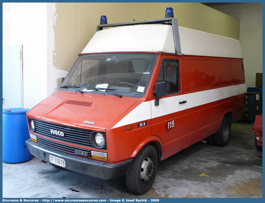 VF 15618
Corpo Nazionale Vigili del Fuoco
Iveco Daily 35-8 I serie
Parole chiave: VF;V.F.;VVF;V.V.F.;Corpo;Nazionale;Vigili del Fuoco;Iveco;Daily;35-8