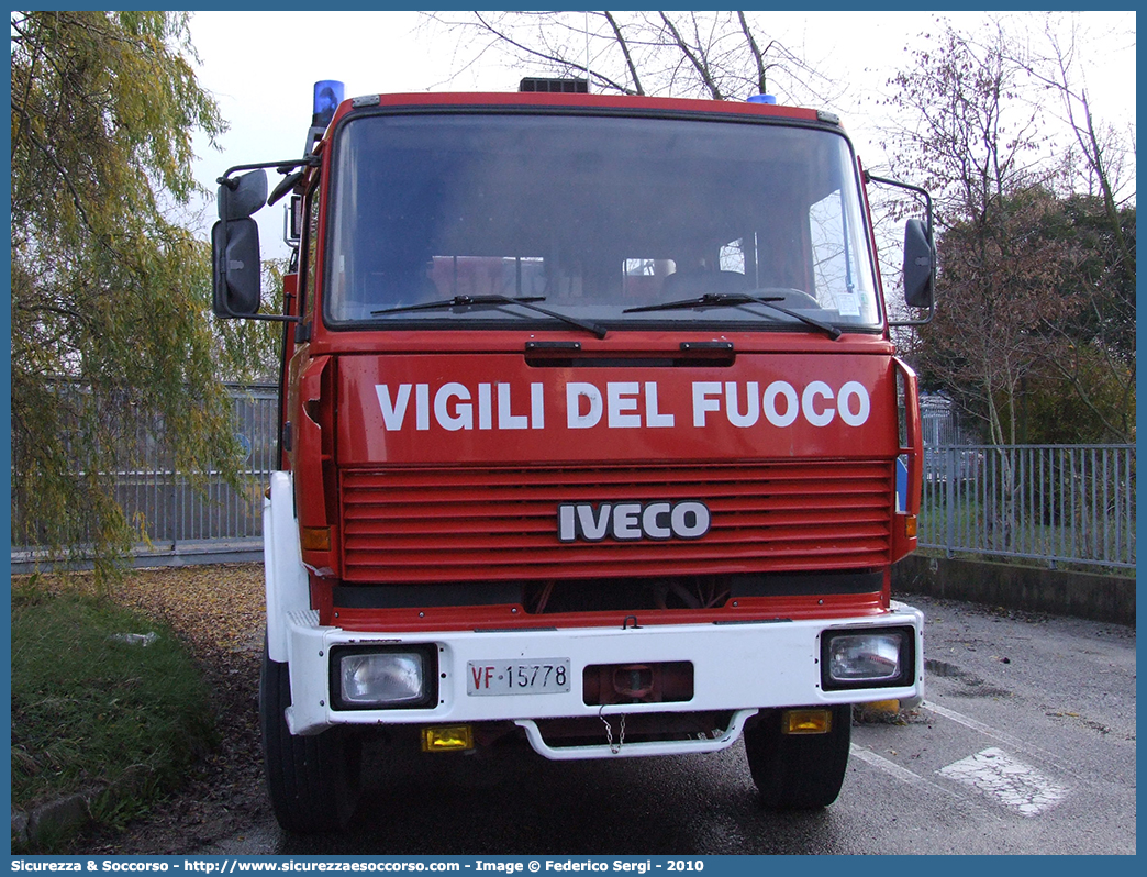 VF 15778
Corpo Nazionale Vigili del Fuoco
Iveco 190-26
Allestitore Baribbi S.p.A.
Parole chiave: VVF;V.V.F.;Corpo;Nazionale;Vigili;del;Fuoco;AutoPompaSerbatoio;APS;A.P.S.;Iveco;190;26;190-26;Baribbi