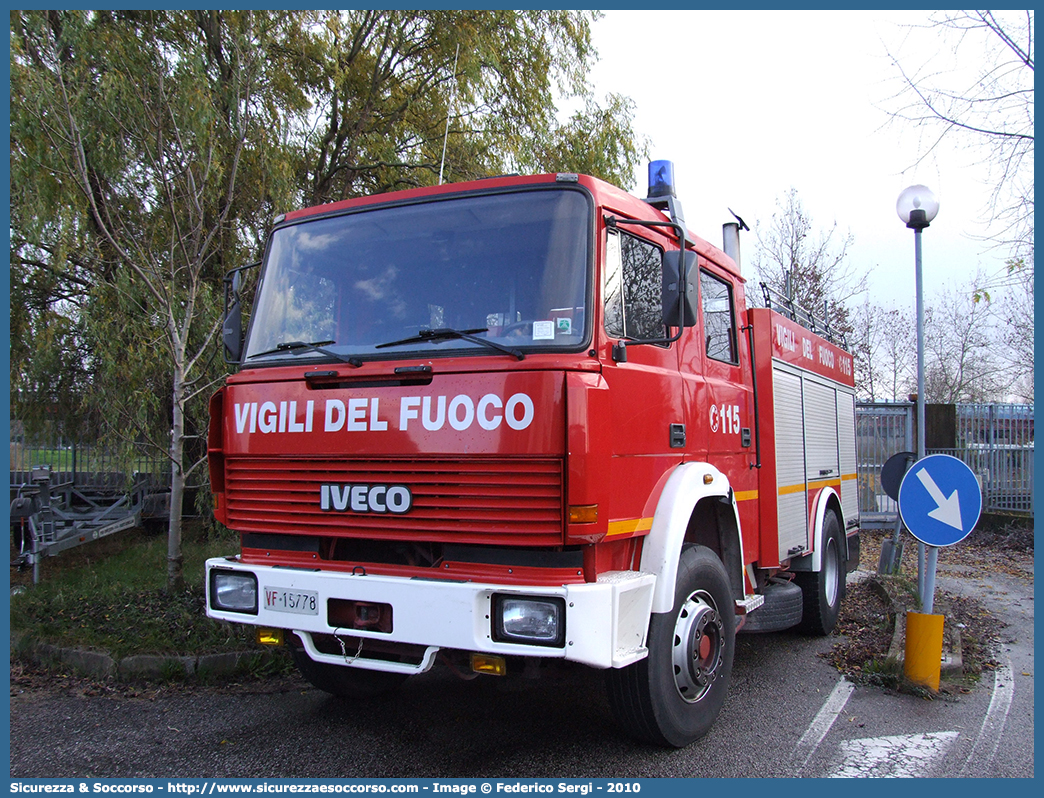 VF 15778
Corpo Nazionale Vigili del Fuoco
Iveco 190-26
Allestitore Baribbi S.p.A.
Parole chiave: VVF;V.V.F.;Corpo;Nazionale;Vigili;del;Fuoco;AutoPompaSerbatoio;APS;A.P.S.;Iveco;190;26;190-26;Baribbi