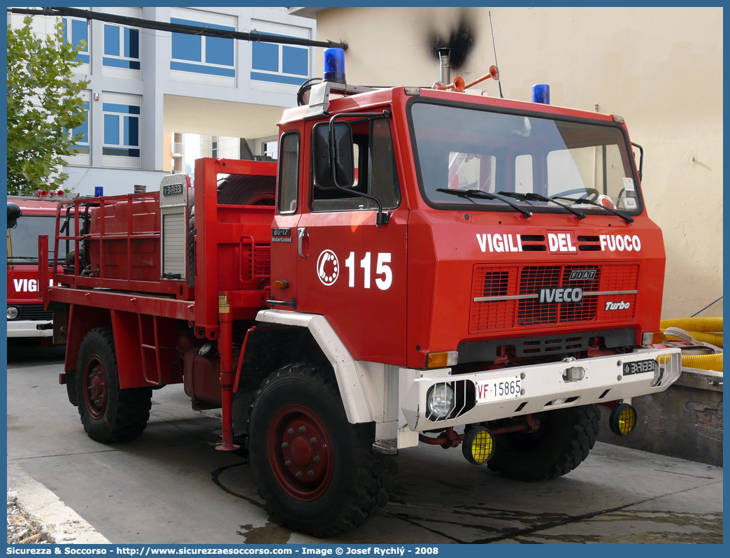 VF 15865
Corpo Nazionale Vigili del Fuoco
Iveco 80-17
Parole chiave: VVF;V.V.F.;Corpo;Nazionale;Vigili;del;Fuoco;Iveco;80-17