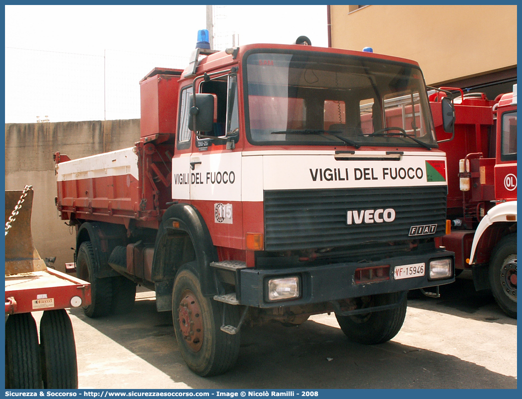 VF 15946
Corpo Nazionale Vigili del Fuoco
Iveco 190-26
Parole chiave: VF;V.F.;VVF;V.V.F.;Corpo;Nazionale;Vigili del Fuoco;Iveco;190-26