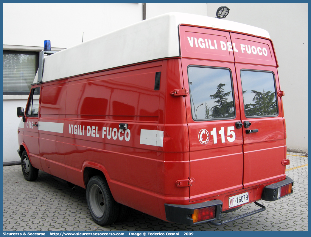 VF 16079
Corpo Nazionale Vigili del Fuoco
Iveco Daily 35-8 I serie
Parole chiave: VF;V.F.;VVF;V.V.F.;Corpo;Nazionale;Vigili del Fuoco;Iveco;Daily;35-8