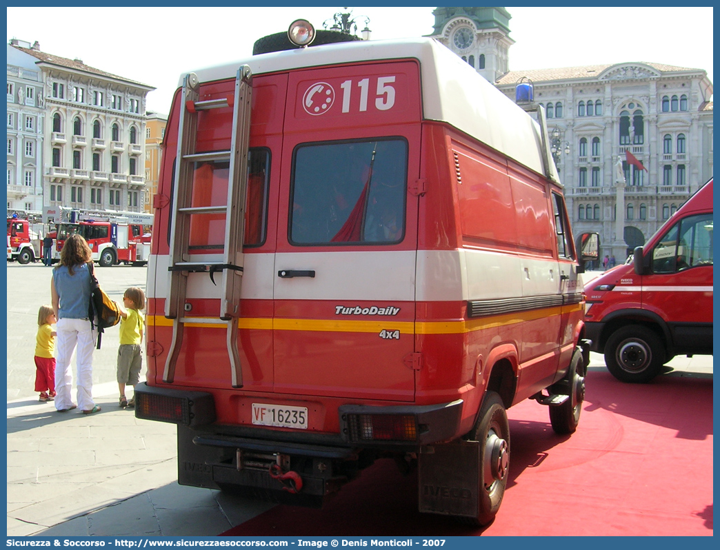 VF 16235
Corpo Nazionale Vigili del Fuoco
Iveco Daily 40-10 4x4 I serie
Parole chiave: VF;V.F.;VVF;V.V.F.;Corpo;Nazionale;Vigili del Fuoco;Iveco;Daily;40-10