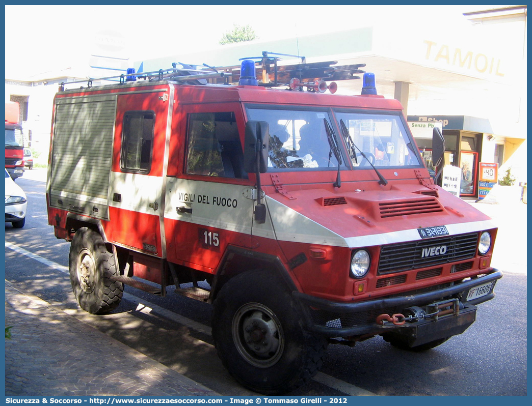 VF 16608
Corpo Nazionale Vigili del Fuoco
Iveco 40-10WM
Allestitore Baribbi S.p.A.
Parole chiave: VF;V.F.;VVF;V.V.F.;Corpo;Nazionale;Vigili;del;Fuoco;Polisoccorso;Iveco;40-10WM;40;10;WM;VM90;VM 90;Baribbi